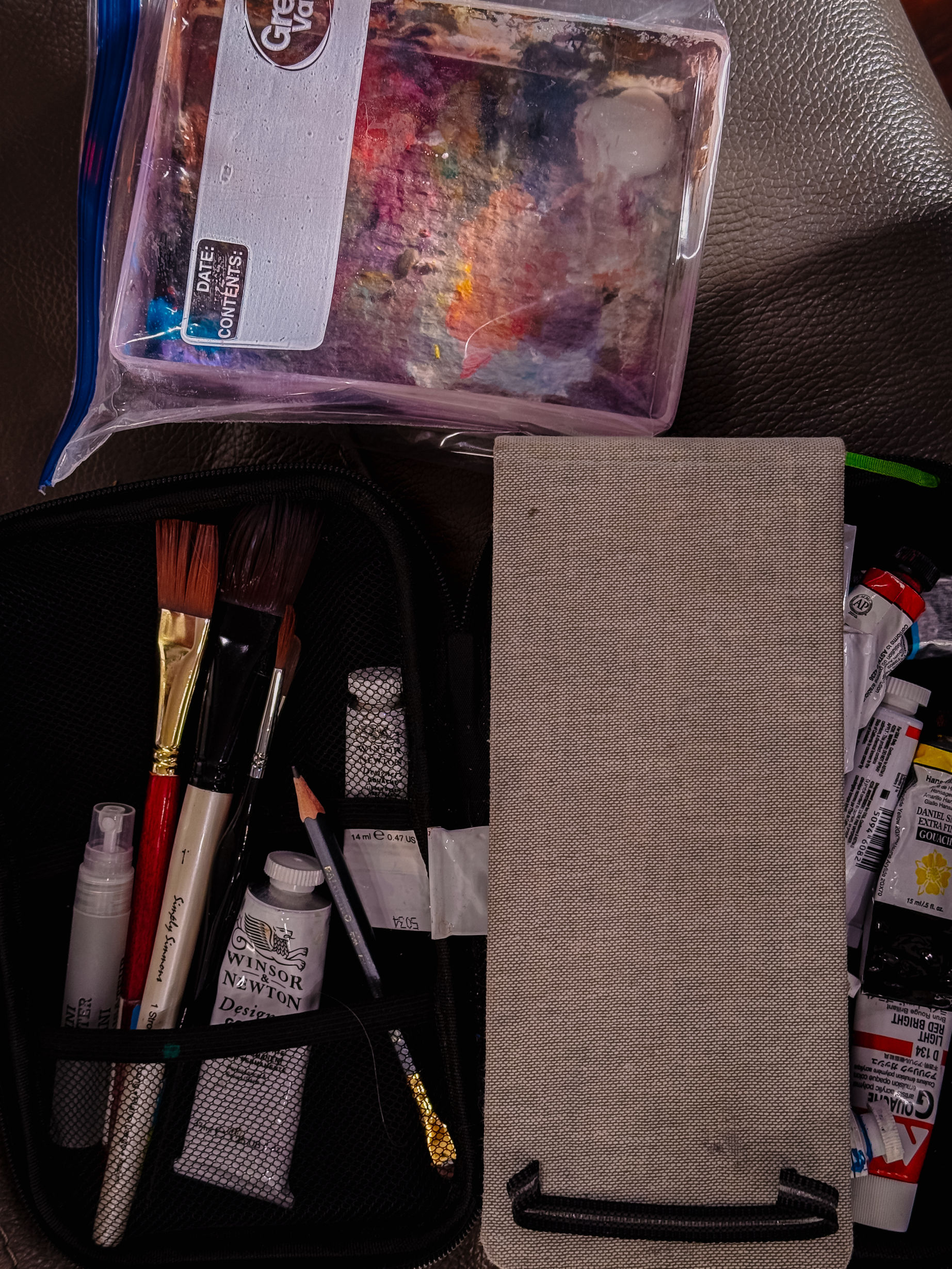 A photo of a gouache kit